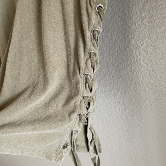 Green Top - Picture 3 of 5